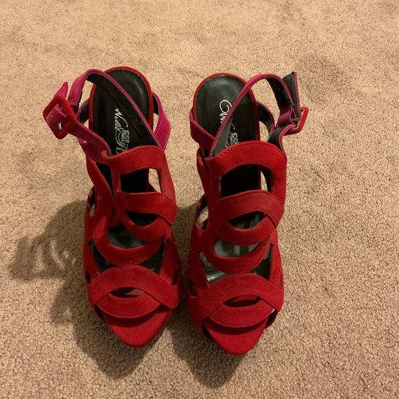 Wild Rose Strappy Heels - Picture 4 of 5